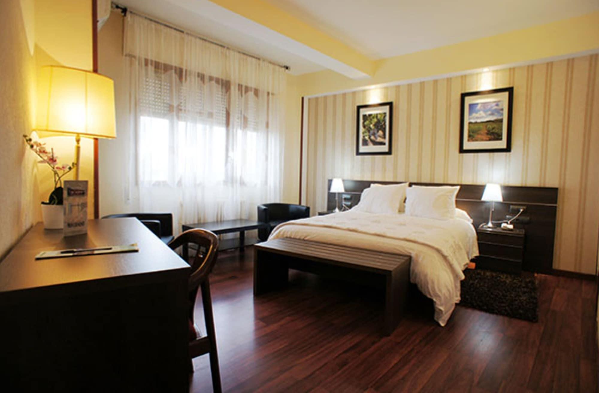 Hotel Montermoso Aranda de Duero Εξωτερικό φωτογραφία