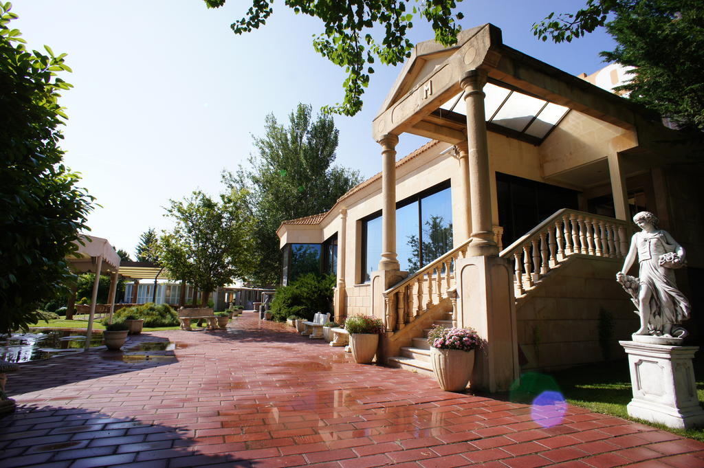 Hotel Montermoso Aranda de Duero Εξωτερικό φωτογραφία