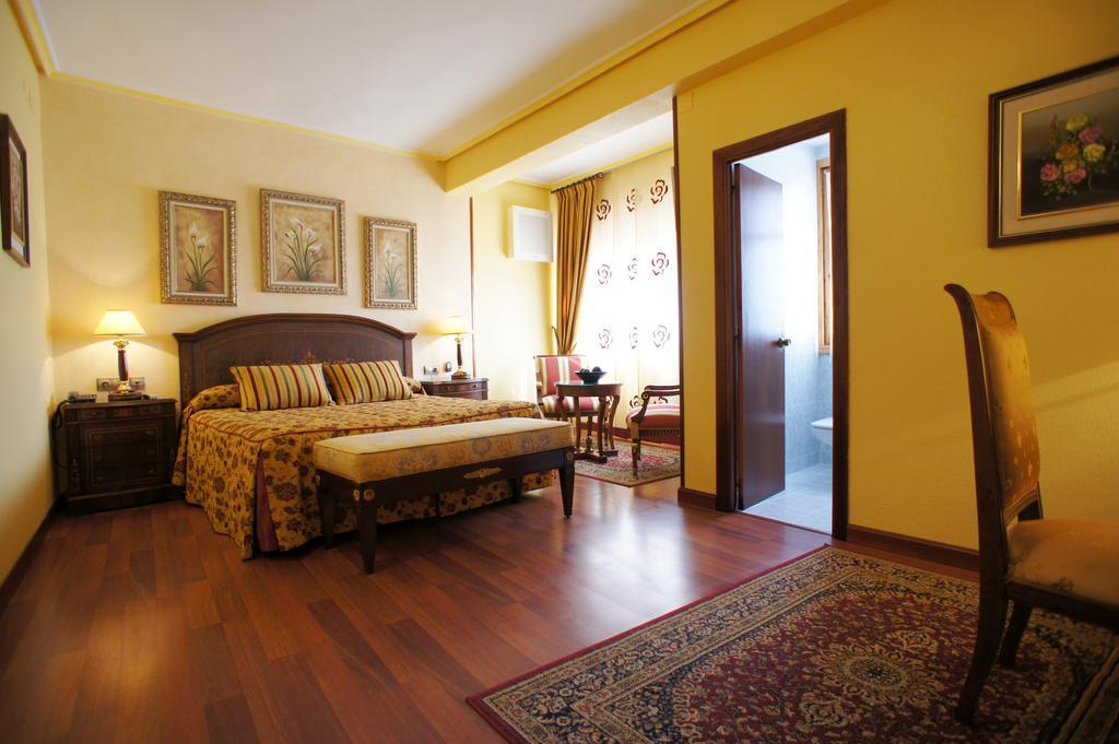 Hotel Montermoso Aranda de Duero Εξωτερικό φωτογραφία